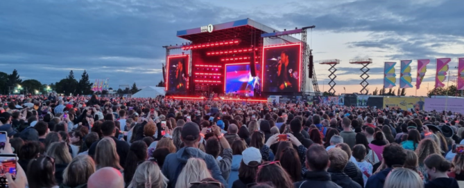 coldplay on stage at big weekend luton