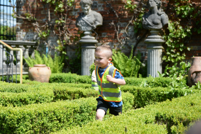 Explore Stockwood Discovery Centre Gardens